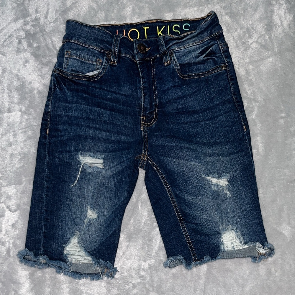 BERMUDA SHORTS
